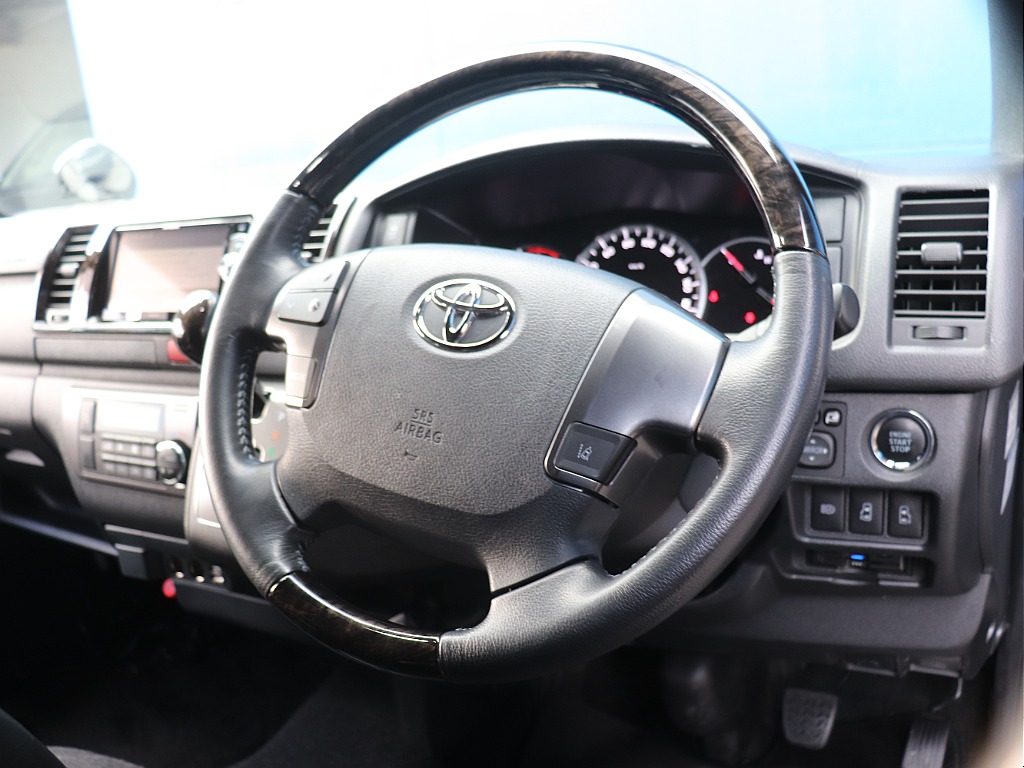 トヨタ ハイエースバン(22枚目)