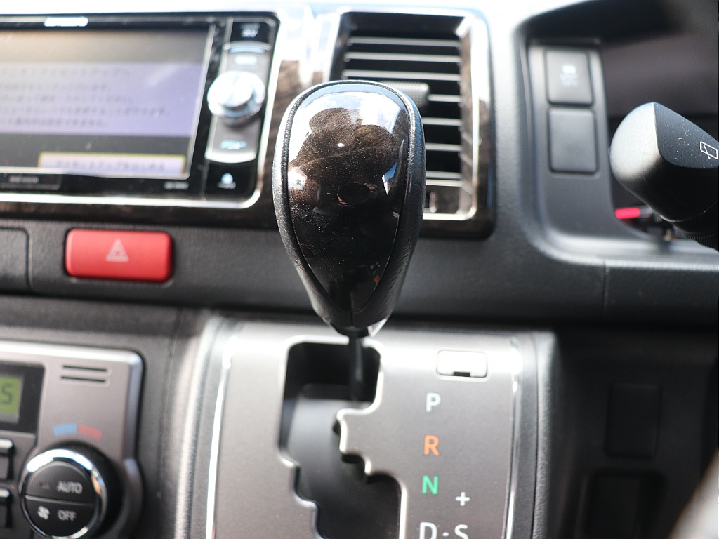 トヨタ ハイエースバン(23枚目)