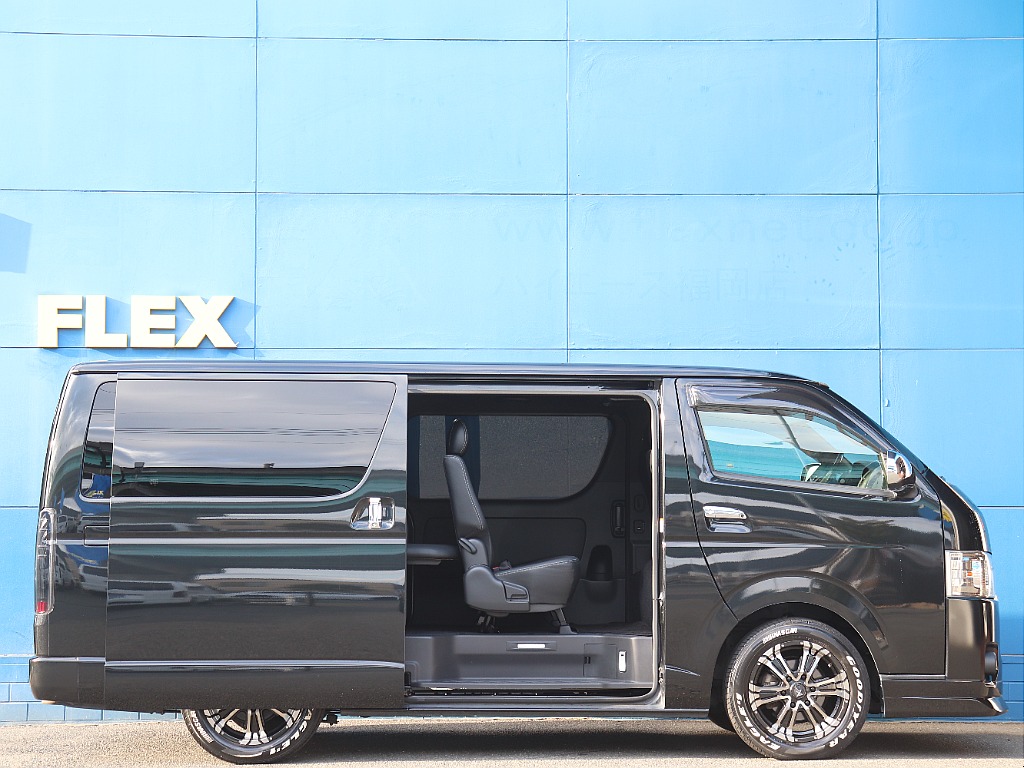 トヨタ ハイエースバン(8枚目)