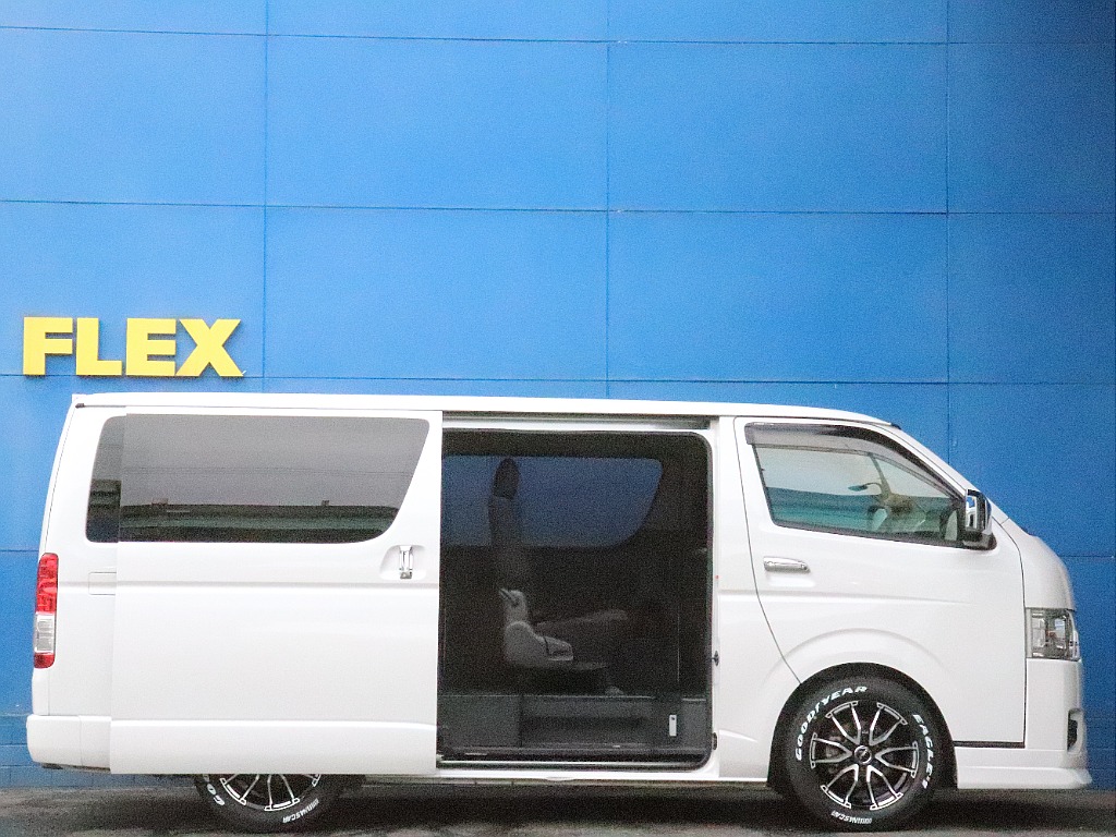 両サイドスライドなので日々の乗り降りや荷物の積み下ろしをスムーズにしてくれます♪