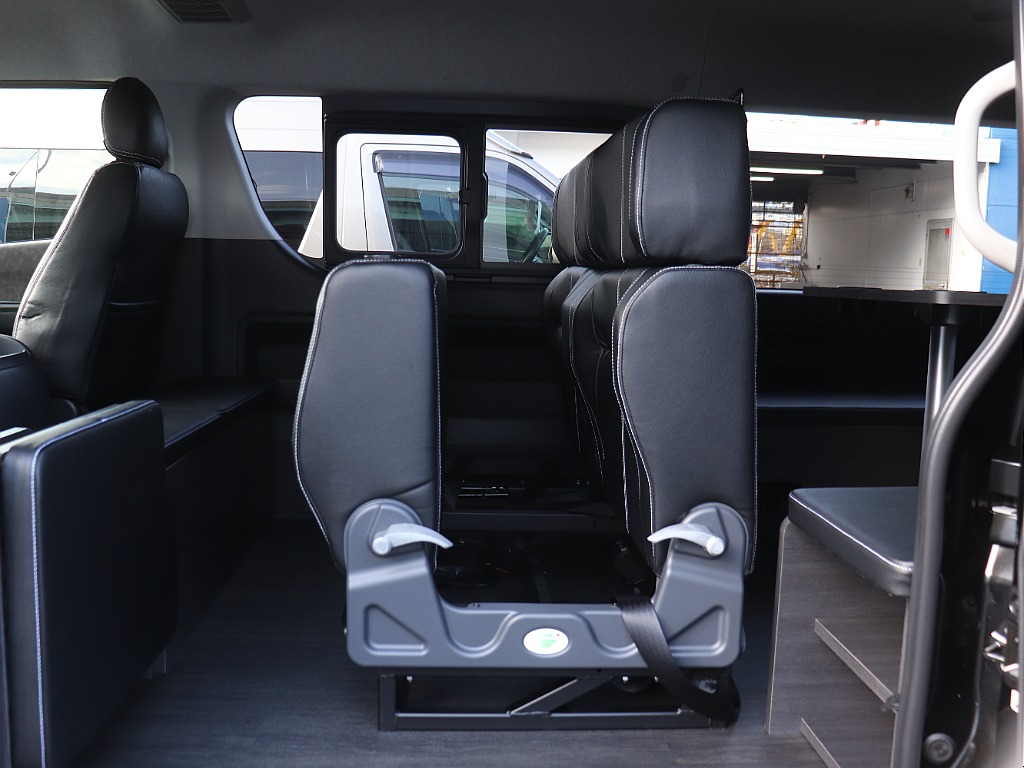 ハイエースの事なら専門店のフレックス福岡店へ！　現金を減らしにくいローン購入や、経費が使える法人様にぴったりのリースなどハイエースライフを始めるお手伝いを致します！