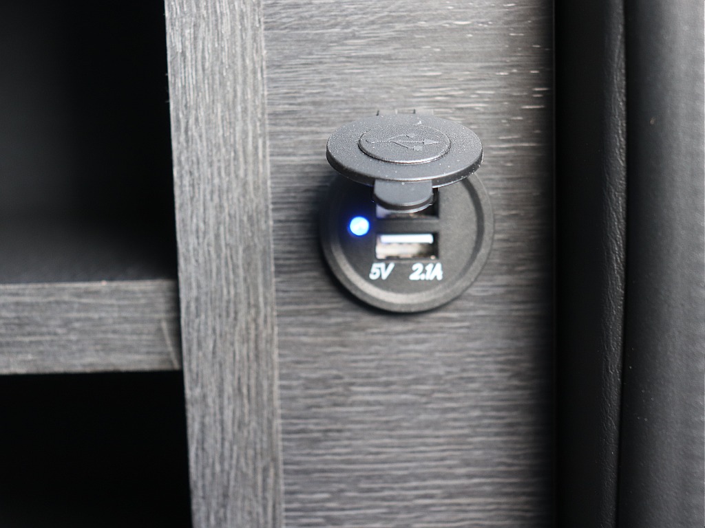 ハイエースの事なら専門店のフレックス福岡店へ！　現金を減らしにくいローン購入や、経費が使える法人様にぴったりのリースなどハイエースライフを始めるお手伝いを致します！