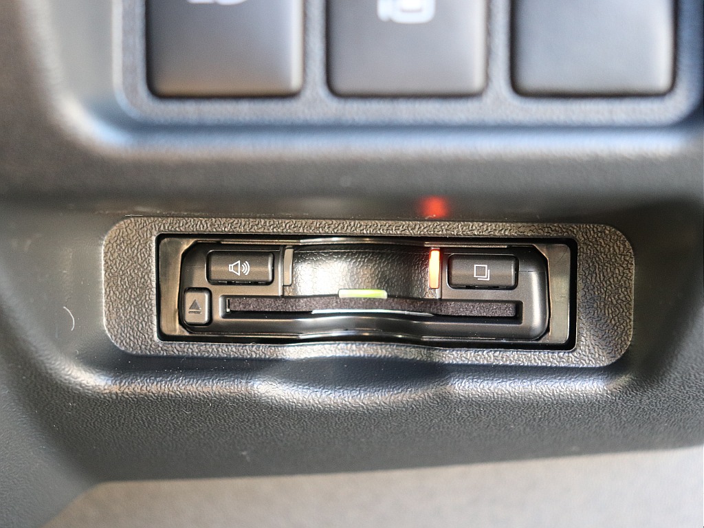 ハイエースの事なら専門店のフレックス福岡店へ！　現金を減らしにくいローン購入や、経費が使える法人様にぴったりのリースなどハイエースライフを始めるお手伝いを致します！