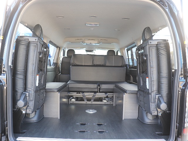 最後部シートを跳ね上げる事によってより広いスペースを確保！