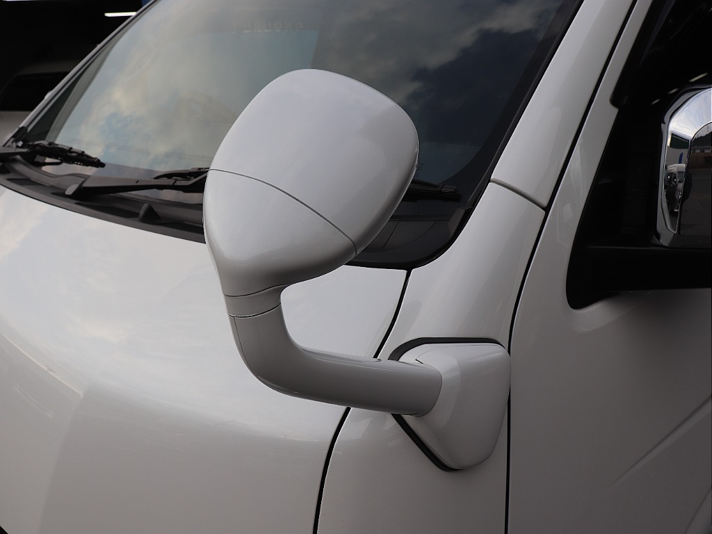 ハイエースの事なら専門店のフレックス福岡店へ！　現金を減らしにくいローン購入や、経費が使える法人様にぴったりのリースなどハイエースライフを始めるお手伝いを致します！