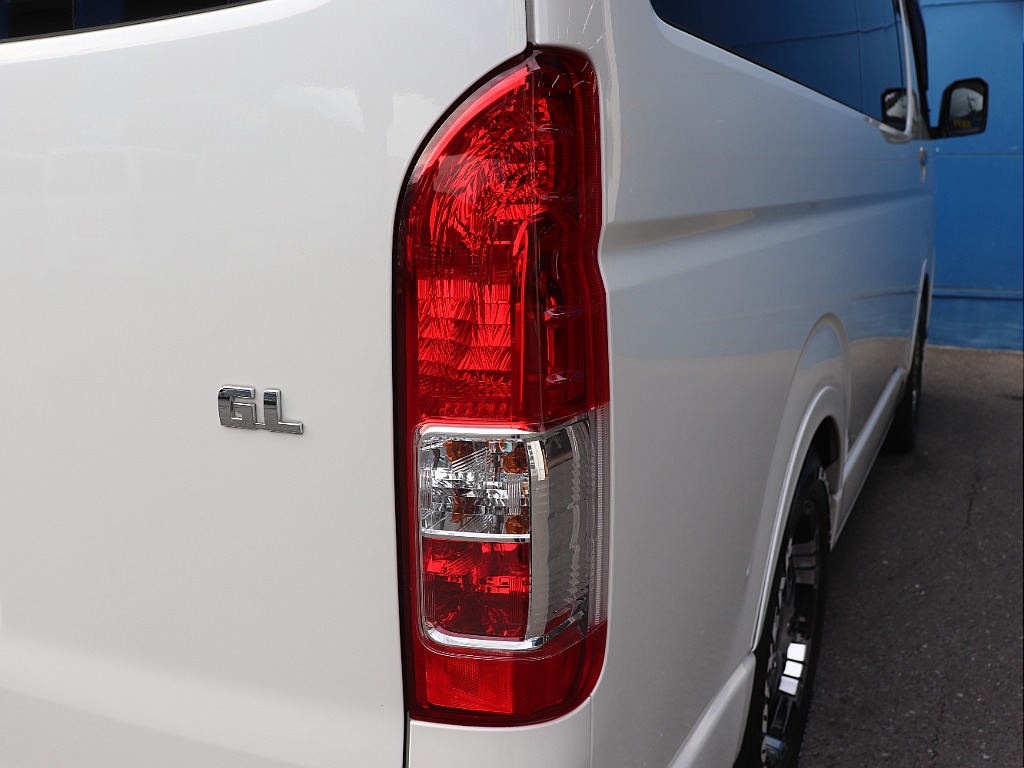 ハイエースの事なら専門店のフレックス福岡店へ！　現金を減らしにくいローン購入や、経費が使える法人様にぴったりのリースなどハイエースライフを始めるお手伝いを致します！