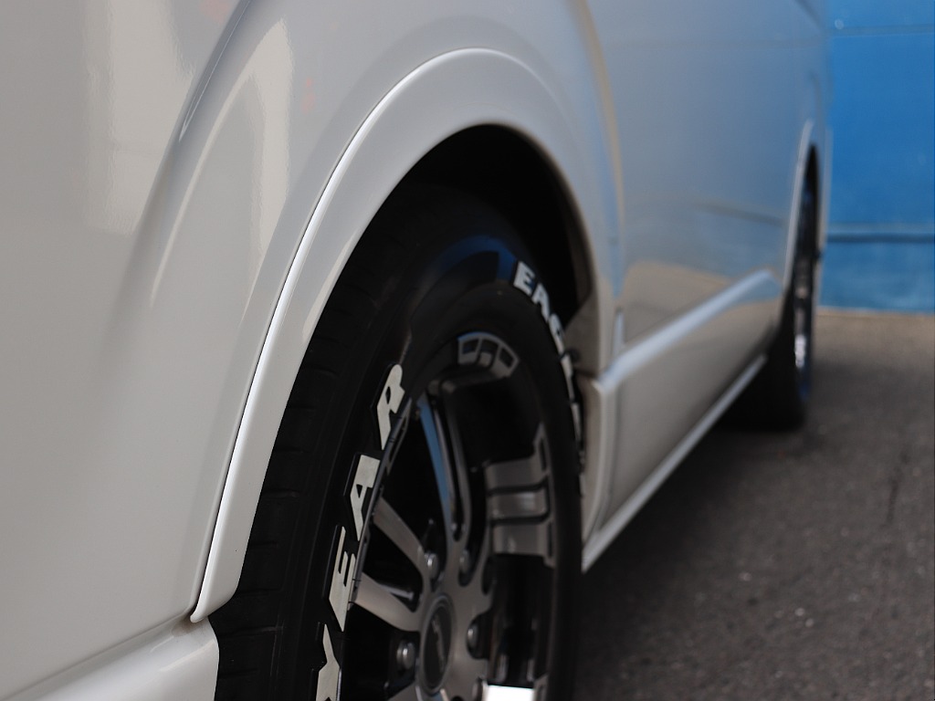 ハイエースの事なら専門店のフレックス福岡店へ！　現金を減らしにくいローン購入や、経費が使える法人様にぴったりのリースなどハイエースライフを始めるお手伝いを致します！