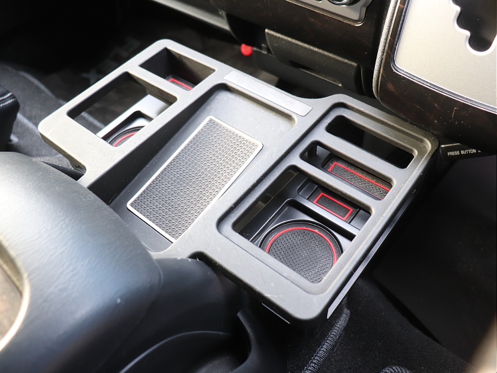 ハイエースの事なら専門店のフレックス福岡店へ！　現金を減らしにくいローン購入や、経費が使える法人様にぴったりのリースなどハイエースライフを始めるお手伝いを致します！