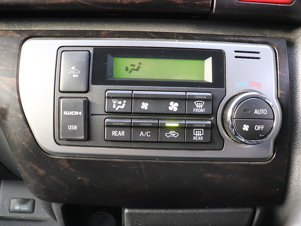 ハイエースの事なら専門店のフレックス福岡店へ！　現金を減らしにくいローン購入や、経費が使える法人様にぴったりのリースなどハイエースライフを始めるお手伝いを致します！