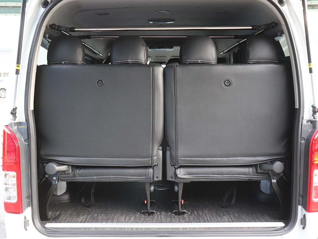 ハイエースの事なら専門店のフレックス福岡店へ！　現金を減らしにくいローン購入や、経費が使える法人様にぴったりのリースなどハイエースライフを始めるお手伝いを致します！