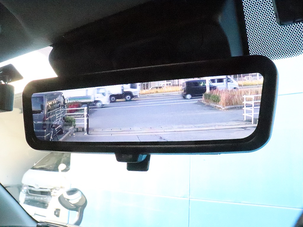 デジタルインナーミラーは後部に荷物が載っていても後ろを映し出してくれます