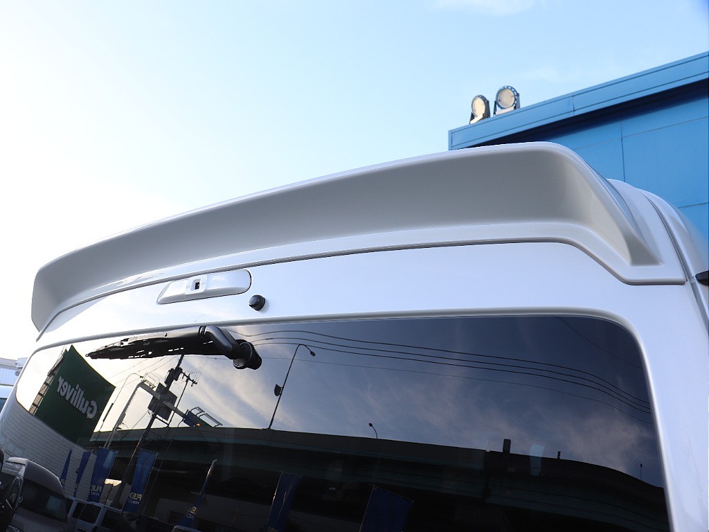 ハイエースの事なら専門店のフレックス福岡店へ！　現金を減らしにくいローン購入や、経費が使える法人様にぴったりのリースなどハイエースライフを始めるお手伝いを致します！