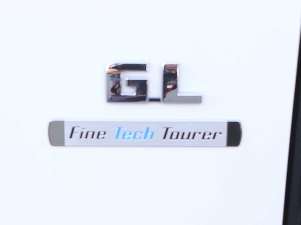 ハイエースの事なら専門店のフレックス福岡店へ！　現金を減らしにくいローン購入や、経費が使える法人様にぴったりのリースなどハイエースライフを始めるお手伝いを致します！