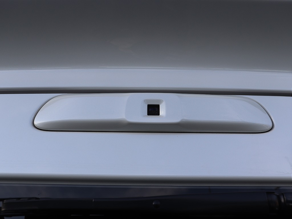 ハイエースの事なら専門店のフレックス福岡店へ！　現金を減らしにくいローン購入や、経費が使える法人様にぴったりのリースなどハイエースライフを始めるお手伝いを致します！