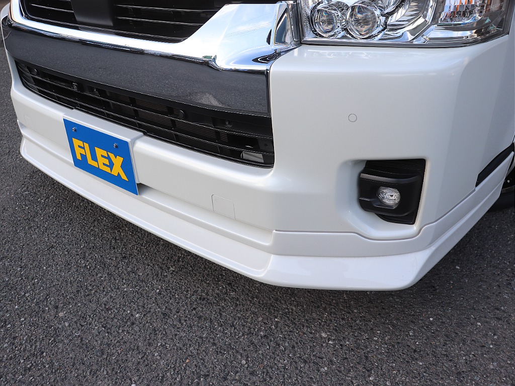 カスタムパーツを装着しフェイス周りをスタイリッシュに