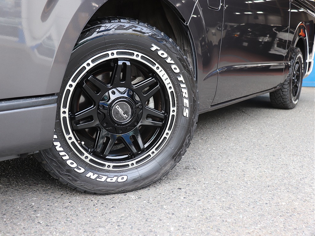 足回りには、Delf04　１６インチAW、TOYOオープンカントリーをインストール！