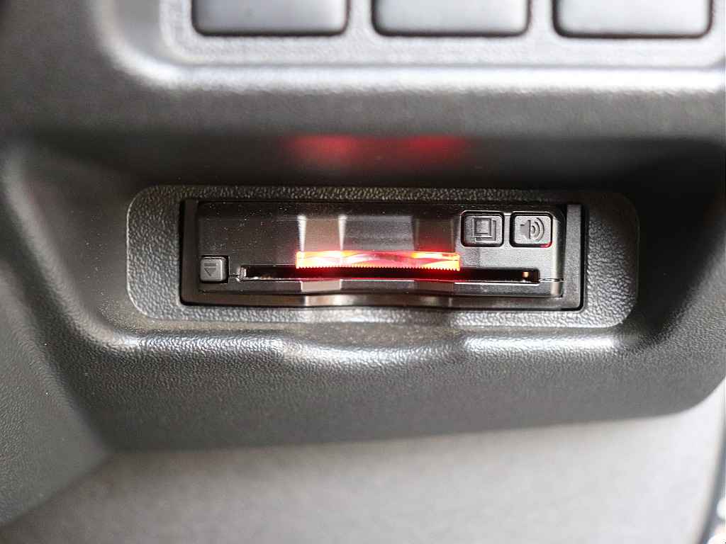 ハイウェイドライブの必需品ビルトインETC完備セットアップ完了後お引渡しさせていただきます。