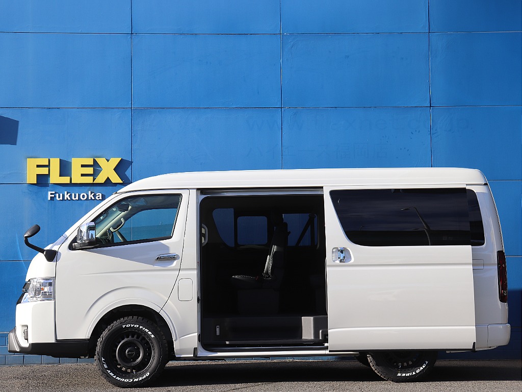 パワースライドドドア完備