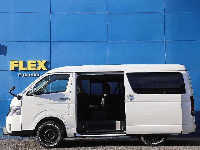 パワースライドドドア完備