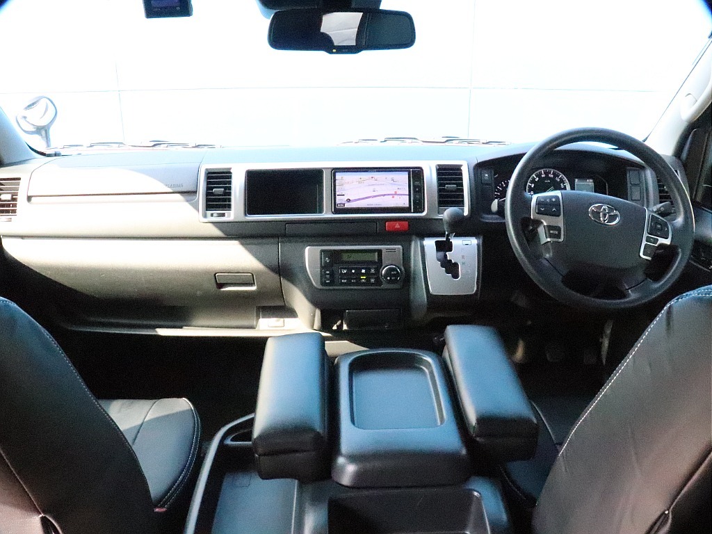 トヨタ ハイエース(13枚目)