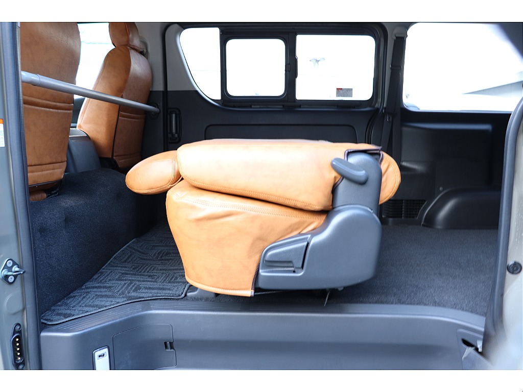 トヨタ ハイエースバン(23枚目)