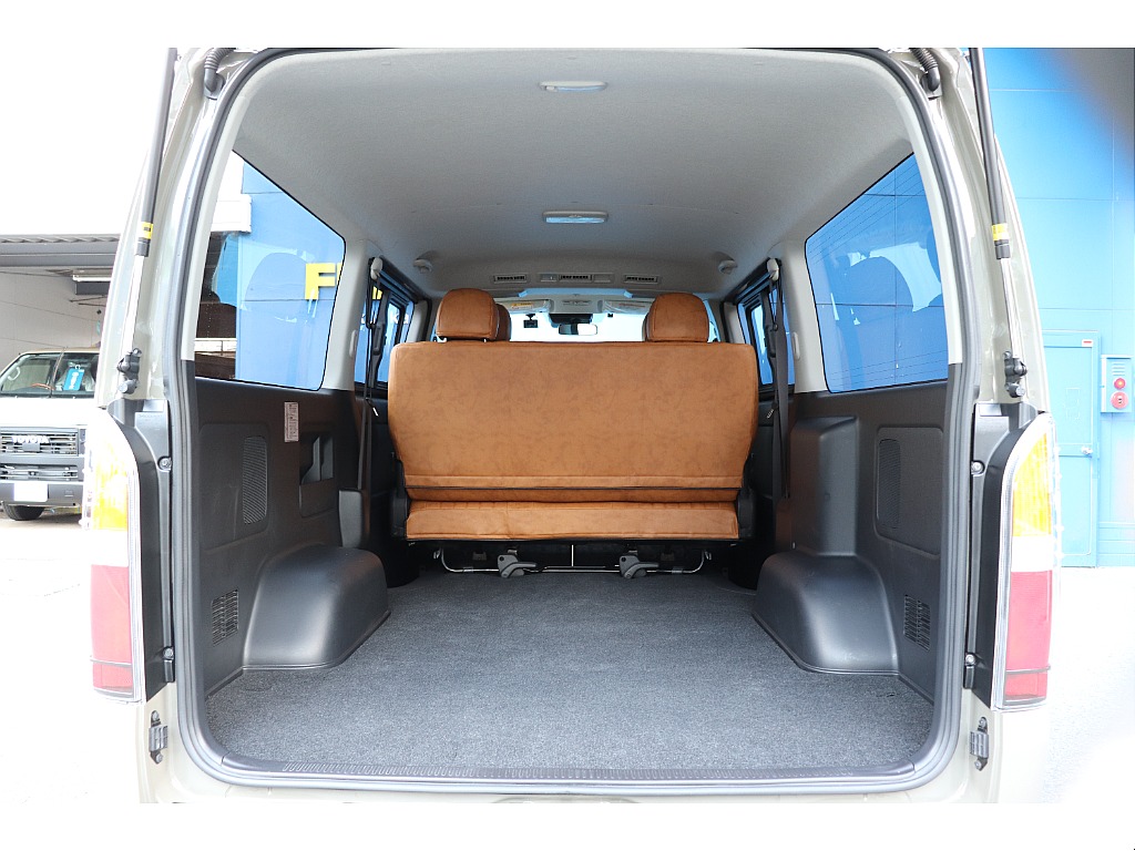 トヨタ ハイエースバン(24枚目)
