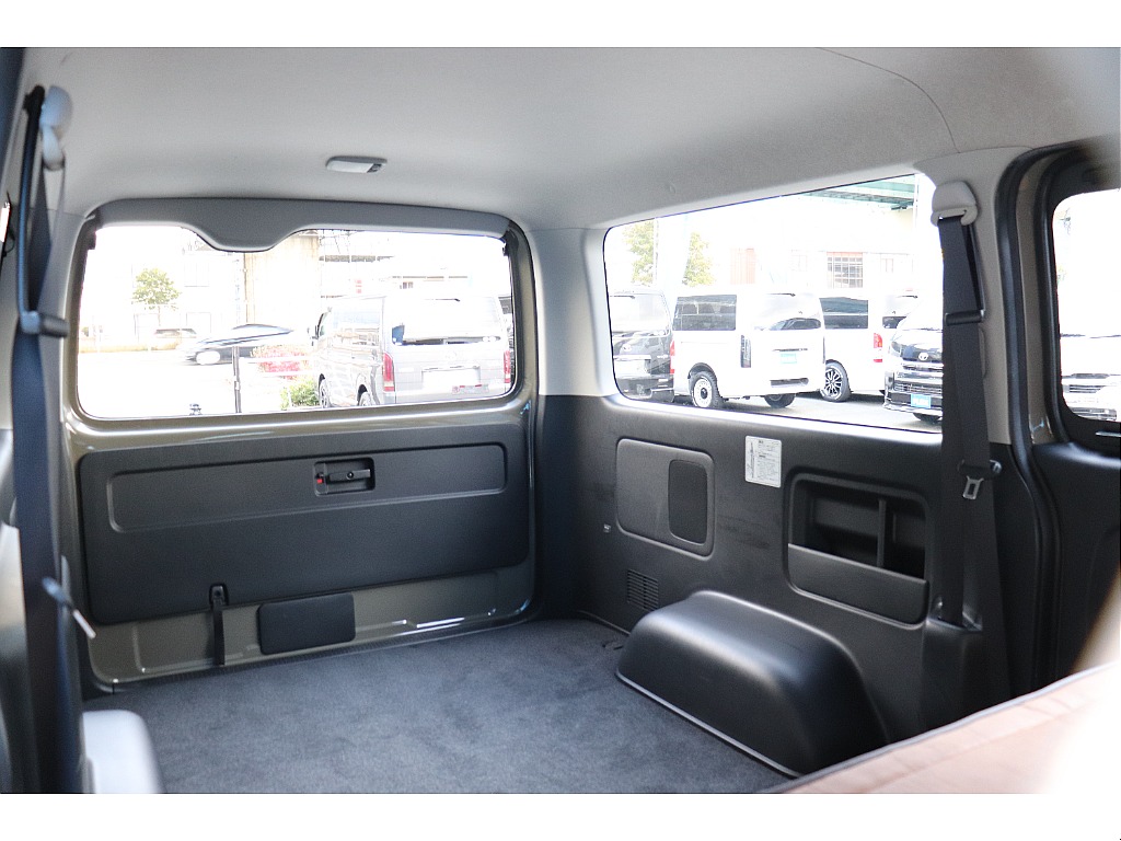 トヨタ ハイエースバン(26枚目)