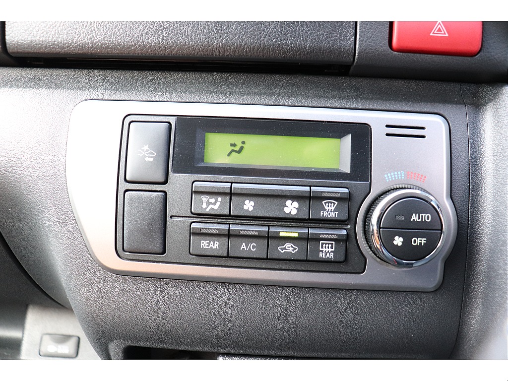 トヨタ ハイエースバン(34枚目)