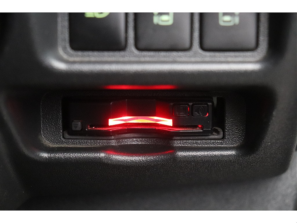 ハイエースの事なら専門店のフレックス福岡店へ！　現金を減らしにくいローン購入や、経費が使える法人様にぴったりのリースなどハイエースライフを始めるお手伝いを致します！