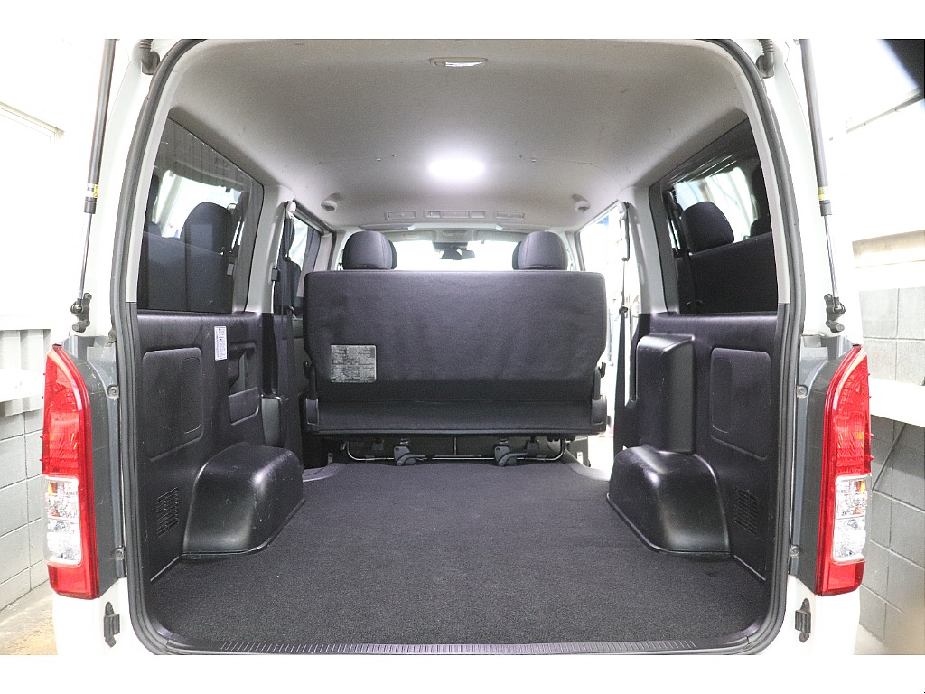 ハイエースの事なら専門店のフレックス福岡店へ！　現金を減らしにくいローン購入や、経費が使える法人様にぴったりのリースなどハイエースライフを始めるお手伝いを致します！