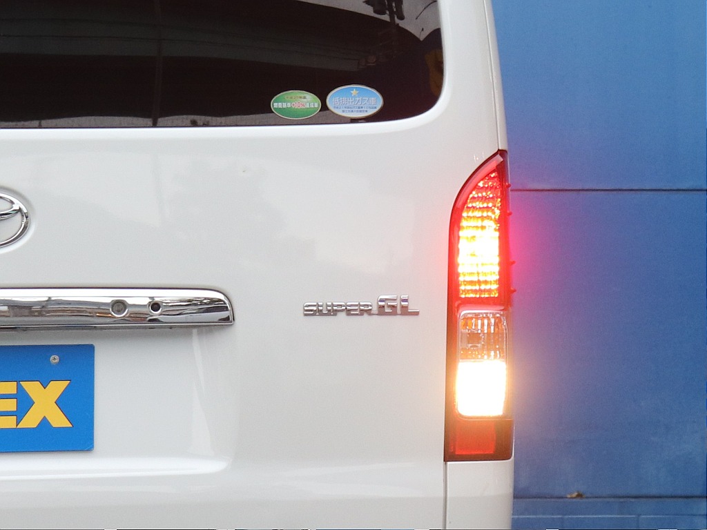 ハイエースの事なら専門店のフレックス福岡店へ！　現金を減らしにくいローン購入や、経費が使える法人様にぴったりのリースなどハイエースライフを始めるお手伝いを致します！