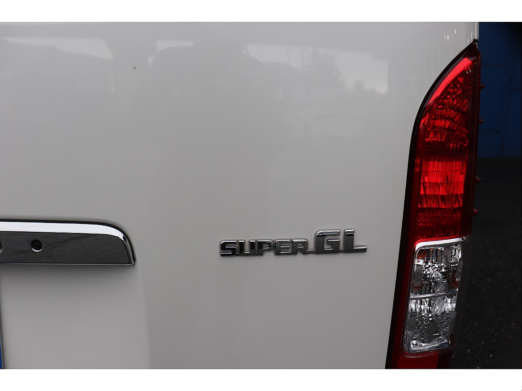 ハイエースの事なら専門店のフレックス福岡店へ！　現金を減らしにくいローン購入や、経費が使える法人様にぴったりのリースなどハイエースライフを始めるお手伝いを致します！