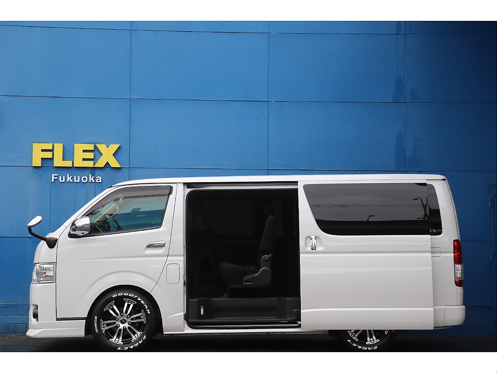 メーカーオプション　パワースライドドドア完備！