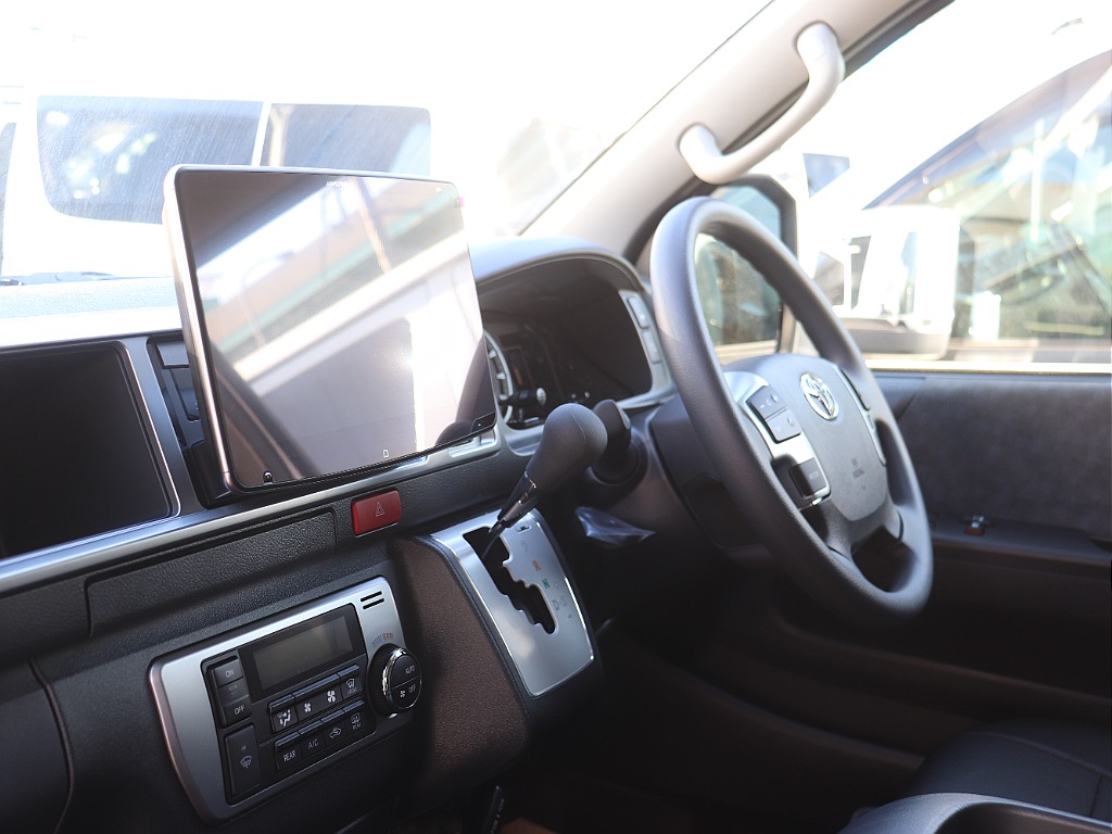 ハイエースの事なら専門店のフレックス福岡店へ！　現金を減らしにくいローン購入や、経費が使える法人様にぴったりのリースなどハイエースライフを始めるお手伝いを致します！