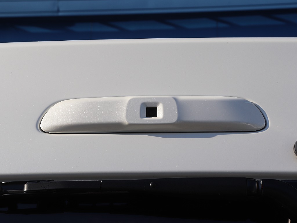 ハイエースの事なら専門店のフレックス福岡店へ！　現金を減らしにくいローン購入や、経費が使える法人様にぴったりのリースなどハイエースライフを始めるお手伝いを致します！