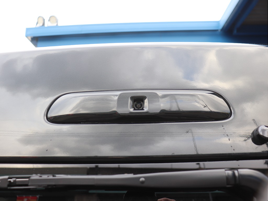 ハイエースの事なら専門店のフレックス福岡店へ！　現金を減らしにくいローン購入や、経費が使える法人様にぴったりのリースなどハイエースライフを始めるお手伝いを致します！