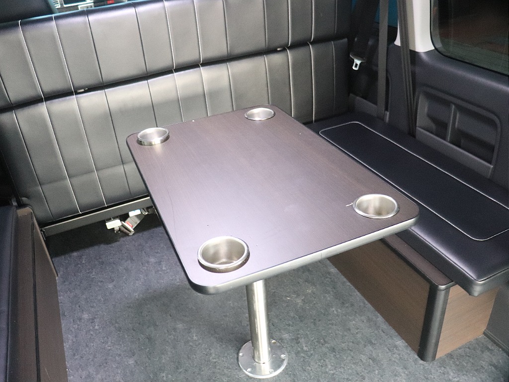 トヨタ ハイエース(3枚目)