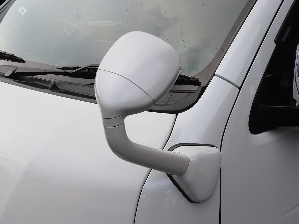 ハイエースの事なら専門店のフレックス福岡店へ！　現金を減らしにくいローン購入や、経費が使える法人様にぴったりのリースなどハイエースライフを始めるお手伝いをいたします！