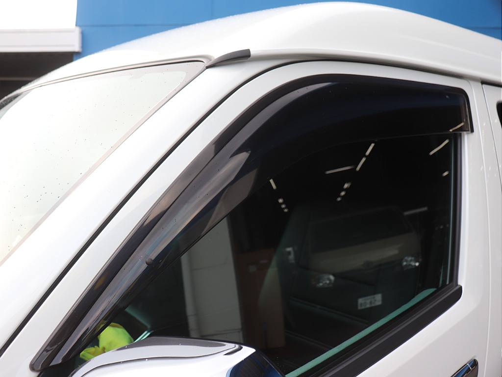 ハイエースの事なら専門店のフレックス福岡店へ！　現金を減らしにくいローン購入や、経費が使える法人様にぴったりのリースなどハイエースライフを始めるお手伝いをいたします！