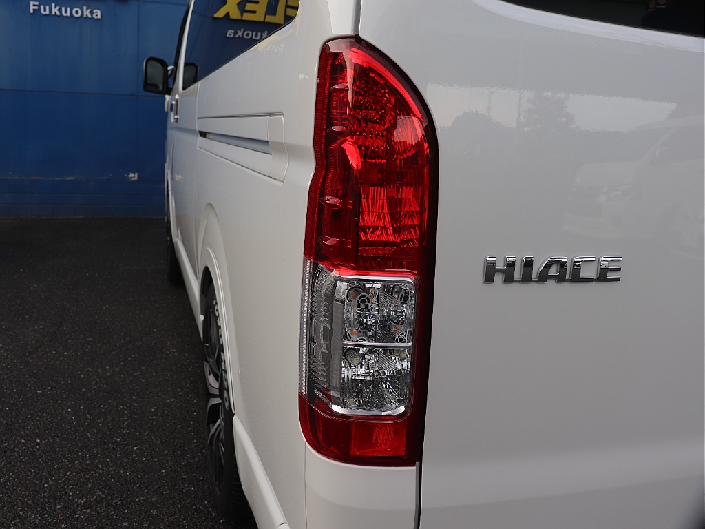 ハイエースの事なら専門店のフレックス福岡店へ！　現金を減らしにくいローン購入や、経費が使える法人様にぴったりのリースなどハイエースライフを始めるお手伝いをいたします！