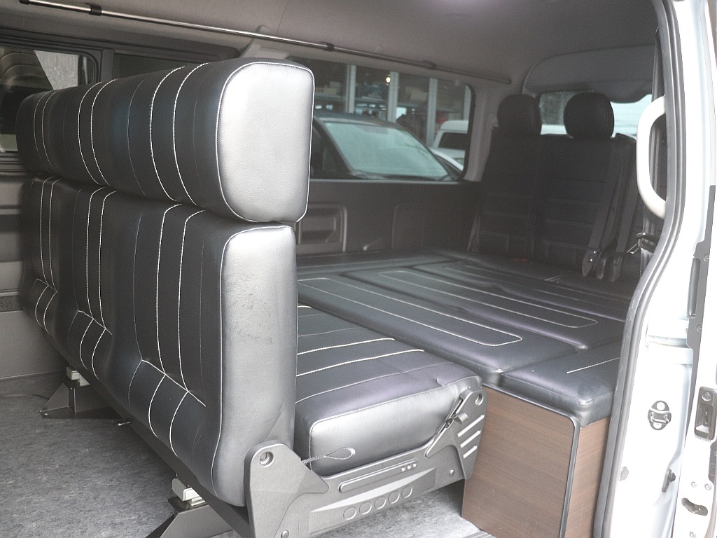 ハイエースの事なら専門店のフレックス福岡店へ！　現金を減らしにくいローン購入や、経費が使える法人様にぴったりのリースなどハイエースライフを始めるお手伝いをいたします！