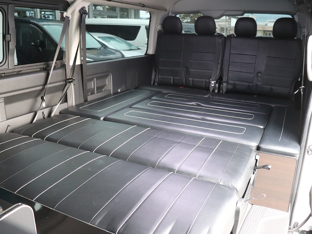 トヨタ ハイエース(5枚目)