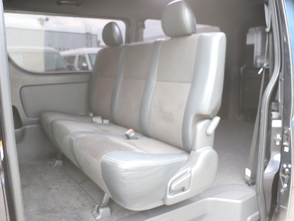 トヨタ ハイエースバン(16枚目)