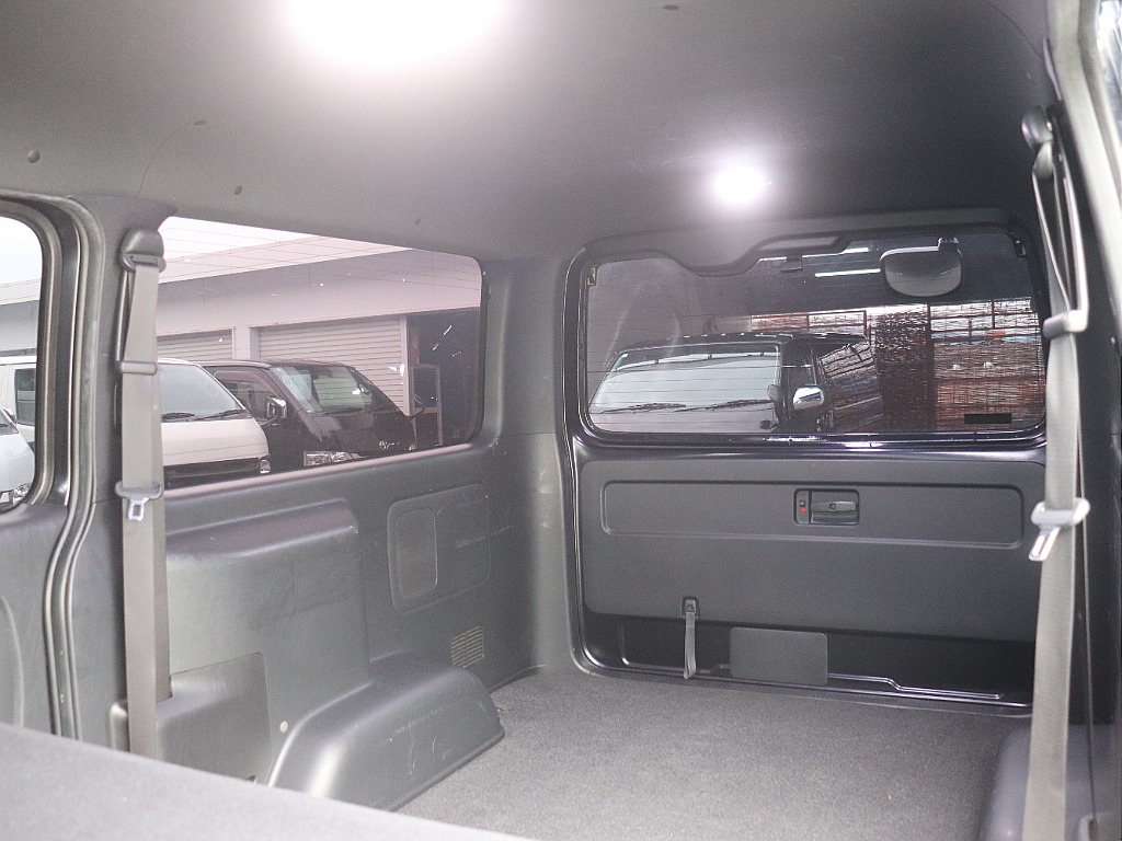 トヨタ ハイエースバン(18枚目)