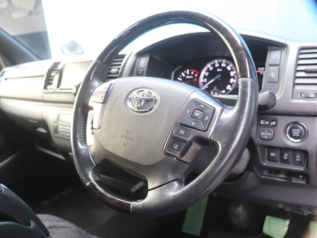 トヨタ ハイエースバン(25枚目)