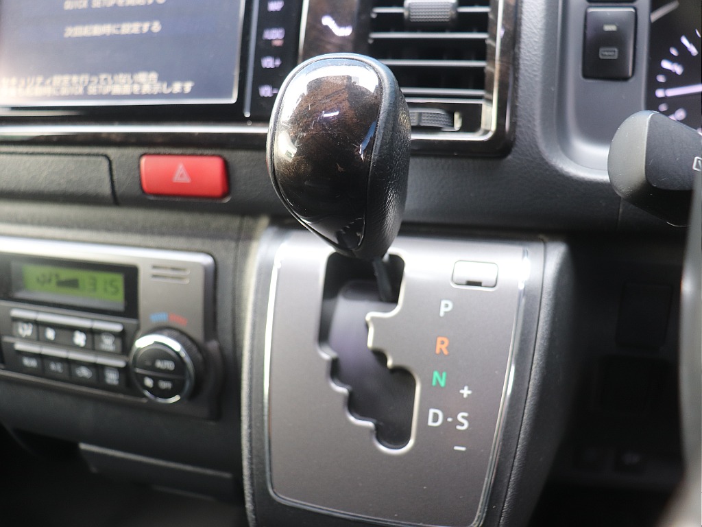 トヨタ ハイエースバン(26枚目)