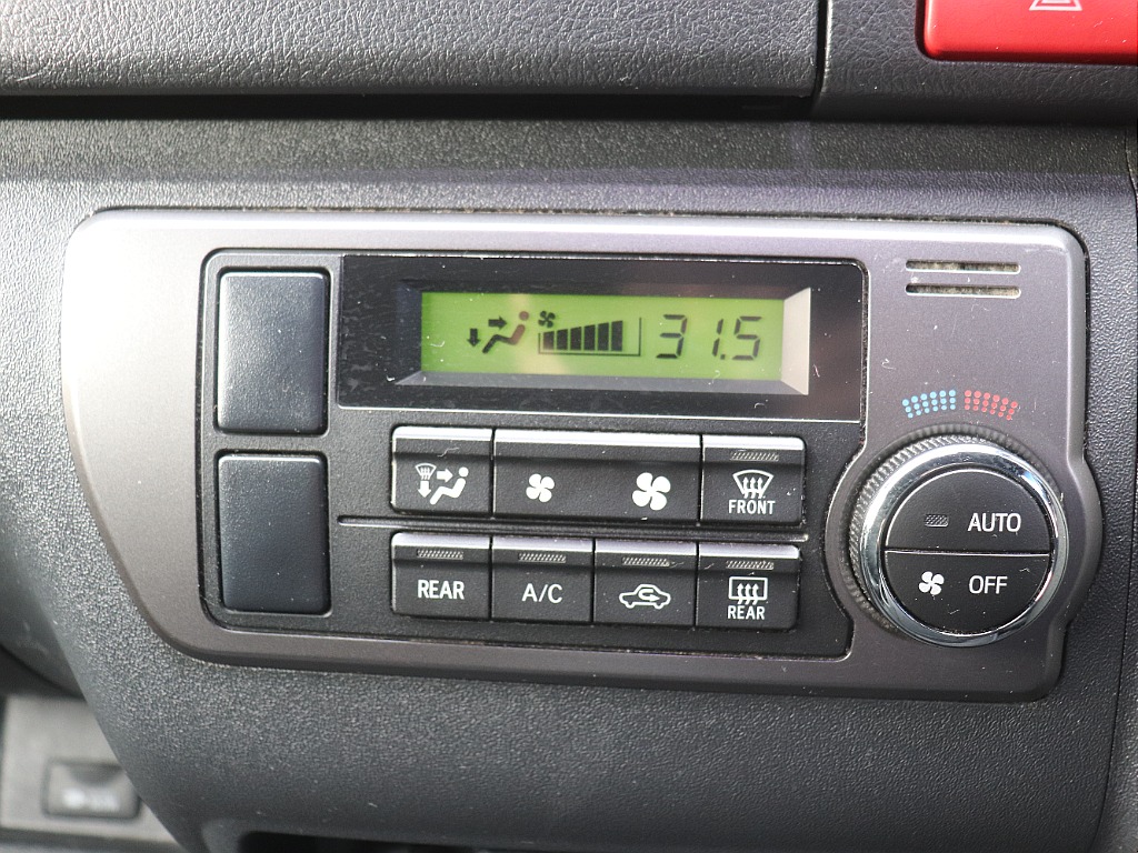 トヨタ ハイエースバン(30枚目)