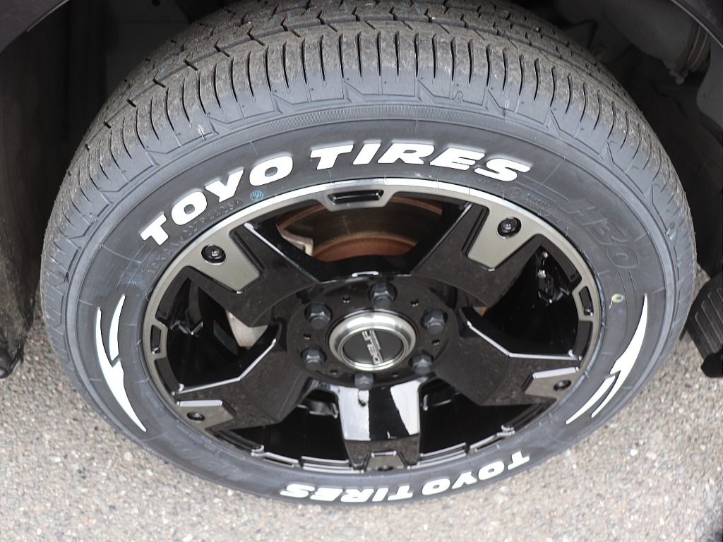 トヨタ ハイエースバン(5枚目)