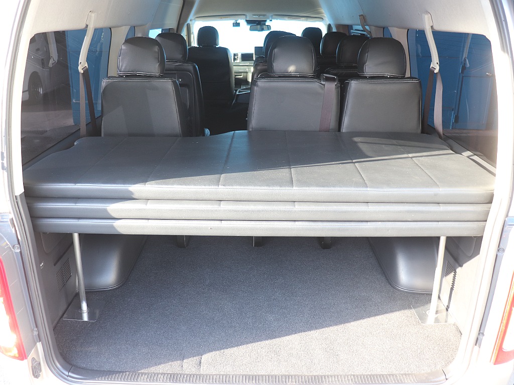 ハイエースの事なら専門店のフレックス福岡店へ！　現金を減らしにくいローン購入や、経費が使える法人様にぴったりのリースなどハイエースライフを始めるお手伝いをいたします！