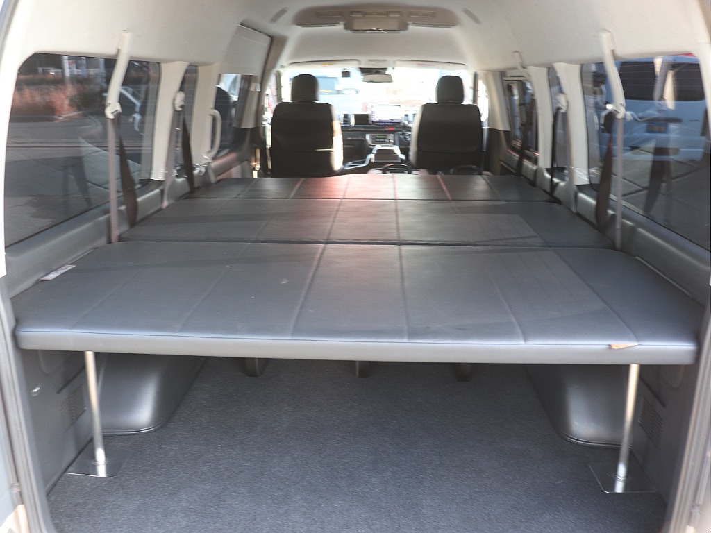 ハイエースの事なら専門店のフレックス福岡店へ！　現金を減らしにくいローン購入や、経費が使える法人様にぴったりのリースなどハイエースライフを始めるお手伝いをいたします！